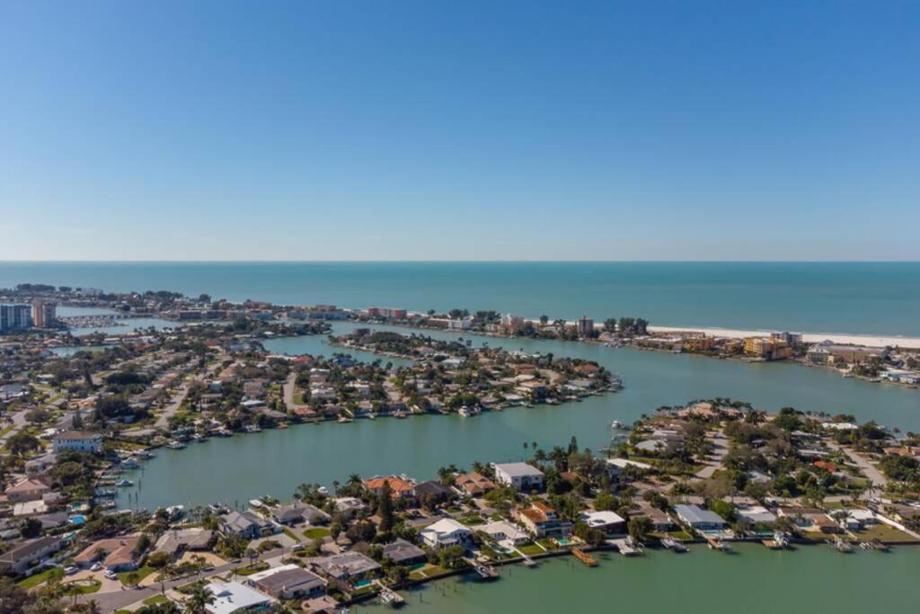 102-Tiny Treasure-Waterfront With Heated Pool Apartment St. Pete Beach Luaran gambar